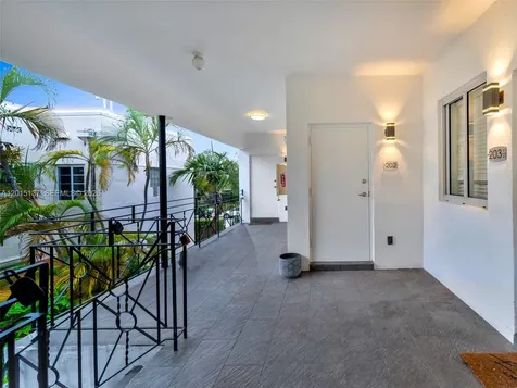 820 15th Street Miami Beach FL 33139