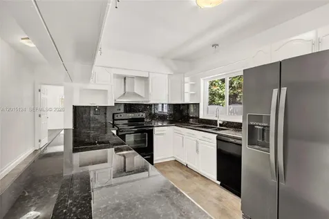634 NE 72nd Terrace Miami FL 33138