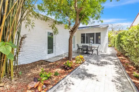 634 NE 72nd Terrace Miami FL 33138