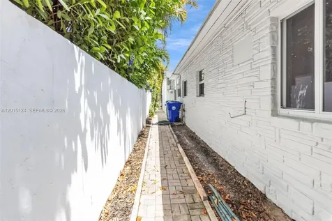 634 NE 72nd Terrace Miami FL 33138