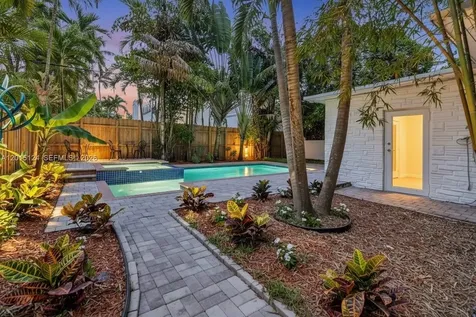 634 NE 72nd Terrace Miami FL 33138