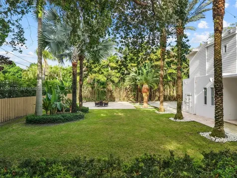 3917 S Le Jeune Road Miami FL 33146