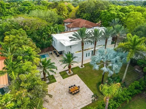 3917 S Le Jeune Road Miami FL 33146