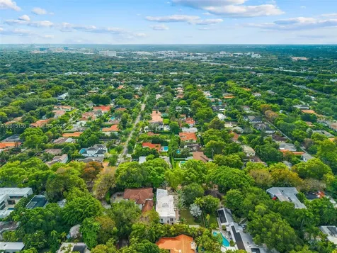 3917 S Le Jeune Road Miami FL 33146