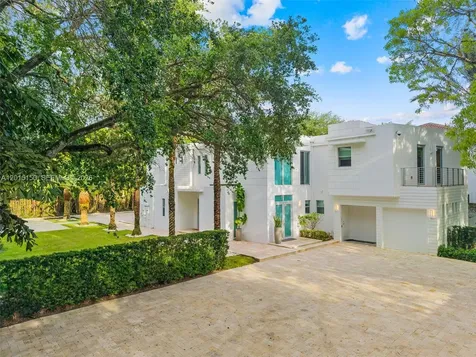 3917 S Le Jeune Road Miami FL 33146