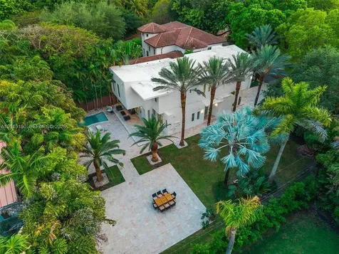 3917 S Le Jeune Road Miami FL 33146