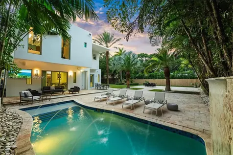 3917 S Le Jeune Road Miami FL 33146