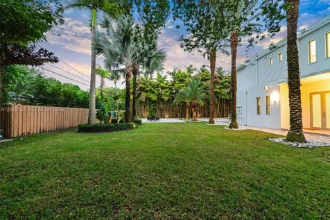 3917 S Le Jeune Road Miami FL 33146