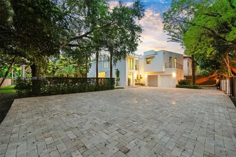 3917 S Le Jeune Road Miami FL 33146