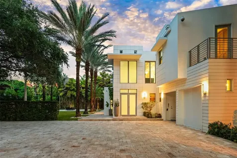 3917 S Le Jeune Road Miami FL 33146