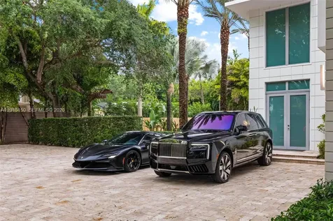 3917 S Le Jeune Road Miami FL 33146
