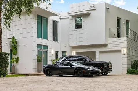 3917 S Le Jeune Road Miami FL 33146