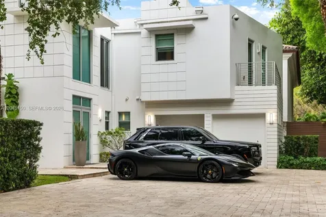 3917 S Le Jeune Road Miami FL 33146