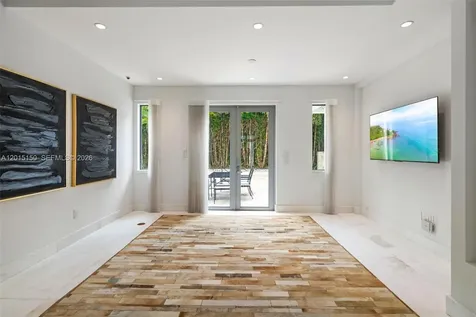 3917 S Le Jeune Road Miami FL 33146
