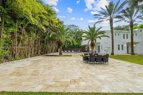 3917 S Le Jeune Road Miami FL 33146