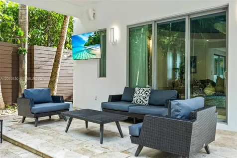 3917 S Le Jeune Road Miami FL 33146