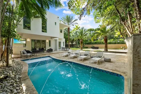 3917 S Le Jeune Road Miami FL 33146