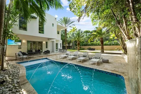 3917 S Le Jeune Road Miami FL 33146