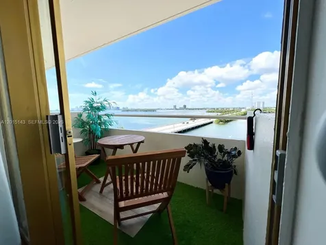 7904 West Drive North Bay Village FL 33141