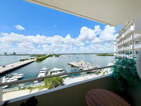 7904 West Drive North Bay Village FL 33141