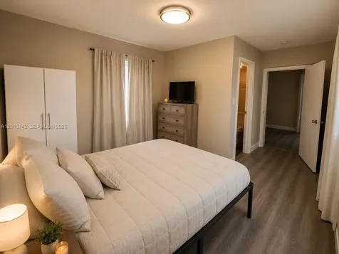 943 79th Terrace Miami Beach FL 33141