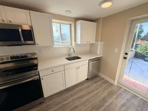 943 79th Terrace Miami Beach FL 33141