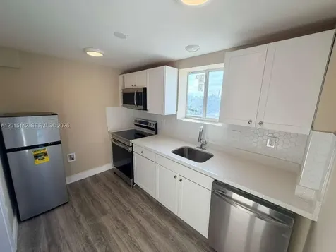 943 79th Terrace Miami Beach FL 33141