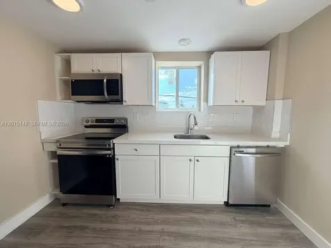 943 79th Terrace Miami Beach FL 33141