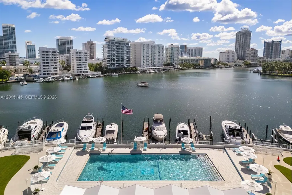900 Bay Dr Ds14 Miami Beach FL 33141