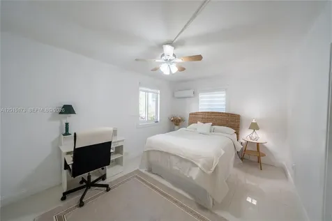 1678 SW 11th Street Miami FL 33135