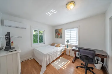 1678 SW 11th Street Miami FL 33135