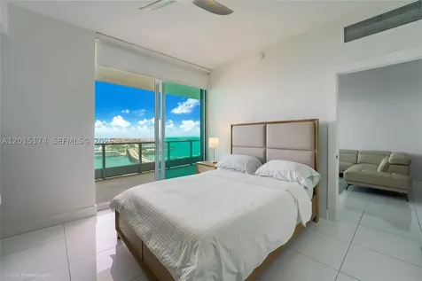 900 Biscayne Boulevard Miami FL 33132
