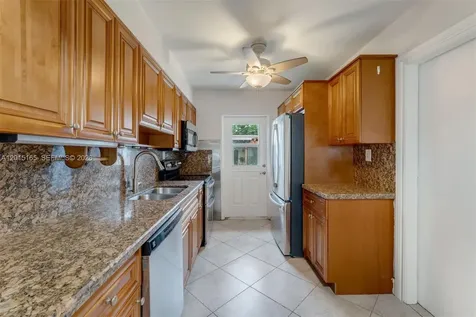 2674 W 8th Court Hialeah FL 33010
