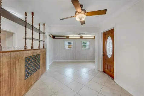 2674 W 8th Court Hialeah FL 33010