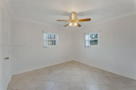 2674 W 8th Court Hialeah FL 33010