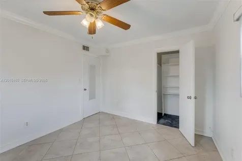 2674 W 8th Court Hialeah FL 33010