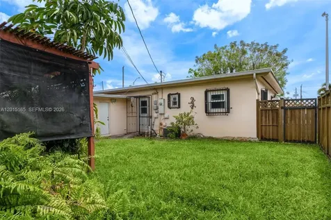 2674 W 8th Court Hialeah FL 33010
