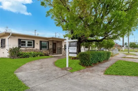 2674 W 8th Court Hialeah FL 33010