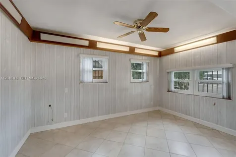 2674 W 8th Court Hialeah FL 33010