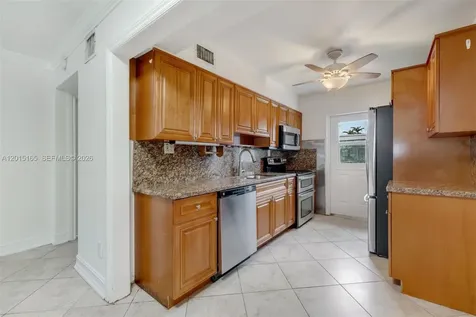 2674 W 8th Court Hialeah FL 33010