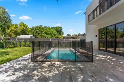 2175 SW 25th Street Miami FL 33133