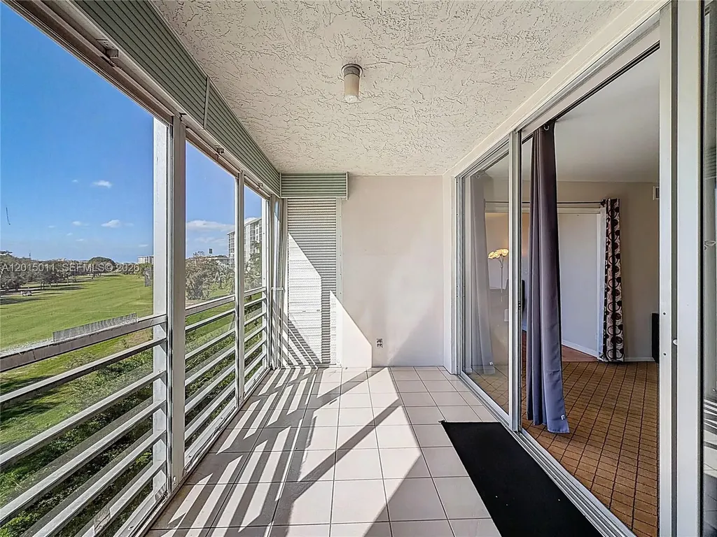605 Oaks Drive Pompano Beach FL 33069
