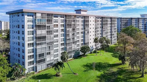 605 Oaks Drive Pompano Beach FL 33069