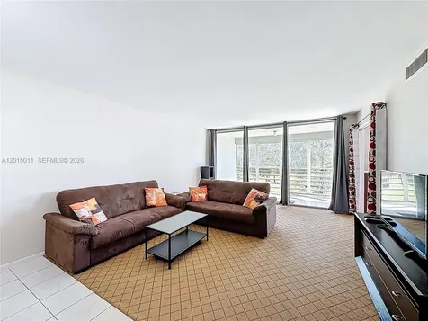 605 Oaks Drive Pompano Beach FL 33069