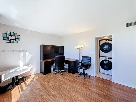 605 Oaks Drive Pompano Beach FL 33069