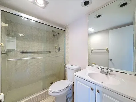 605 Oaks Drive Pompano Beach FL 33069