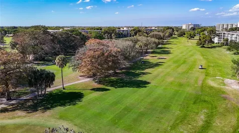 605 Oaks Drive Pompano Beach FL 33069