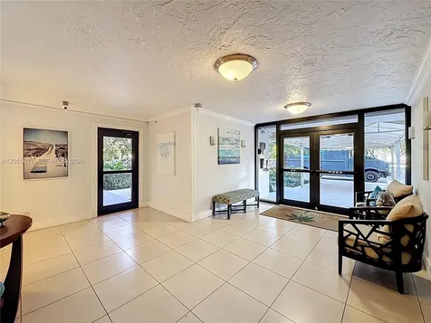 605 Oaks Drive Pompano Beach FL 33069