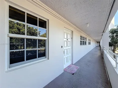 605 Oaks Drive Pompano Beach FL 33069
