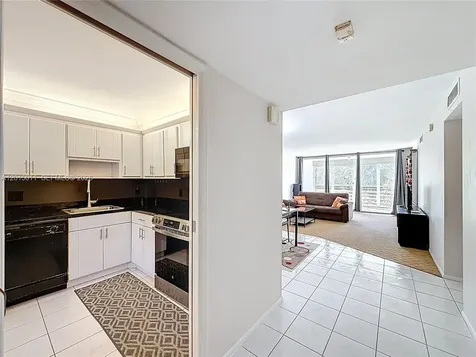 605 Oaks Drive Pompano Beach FL 33069